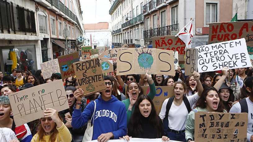 Klima-Demonstrationen der Jugendbewegung Fridays for Future gab es in mehreren Städten Portugals.