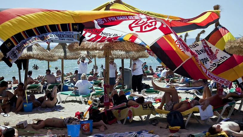 Mallorca schmiedet neue Pläne gegen den anhaltenden Alkoholtourismus auf der Insel. Die Balearenregierung plant ein neues Gesetz, um das negative Image Mallorcas als Partyinsel endlich in den Griff zu bekommen.
