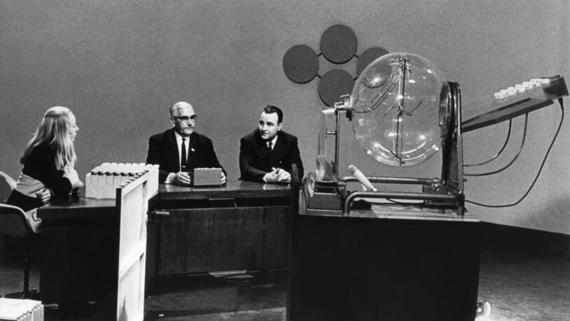 Eine erste Probe zur Ziehung der Lottozahlen fand bereits am 17. Dezember 1969 im Fernsehstudio Zürich statt. Am 10. Januar 1970 folgte die erste ordentliche Ziehung. (Archivbild)