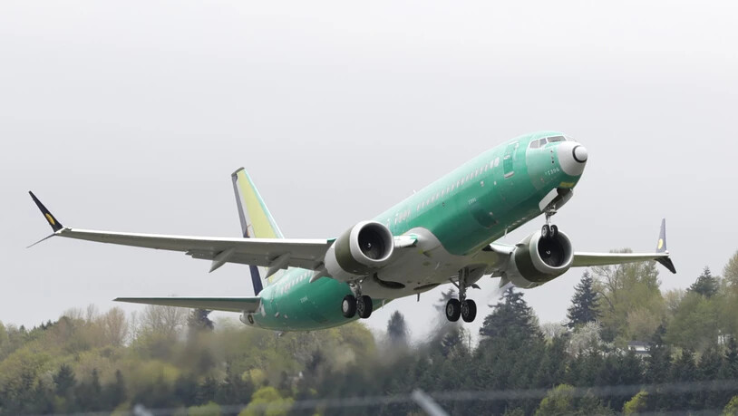 Kritische E-Mails von Boeing-Mitarbeitern über den Umgang mit dem Unglücksmodell 737 MAX werfen ein schlechtes Licht auf die Unternehmenskultur: Das Flugzeug "sei von Clowns entworfen, die wiederum von Affen beaufsichtigt wurden", schrieb ein nicht…