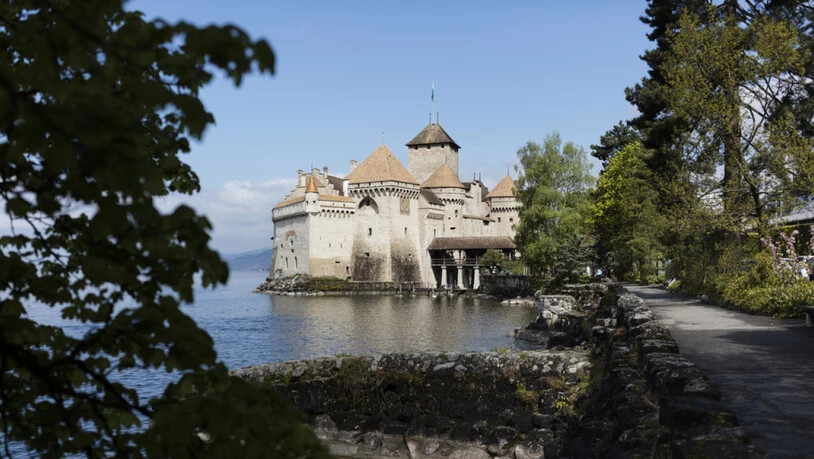 Seit Jahren kommen jährlich über 400'000 Touristen nach Veytaux VD, um das Schloss Chillon zu besuchen. (Archivbild)