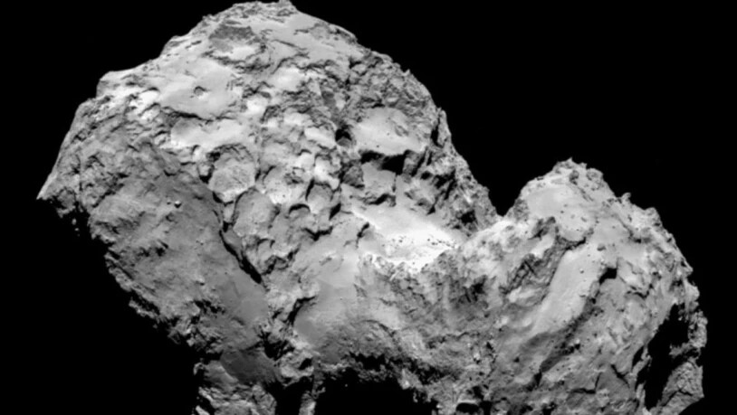 Der Komet Tschurjumow-Gerassimenko, 2014 von der Sonde Rosetta aufgenommen. Neuere Untersuchungen der Daten von damals zeigen, dass Kometen Phosphor transportieren in einer Form, in welcher das Element an der Entstehung von Leben beteiligt ist. …