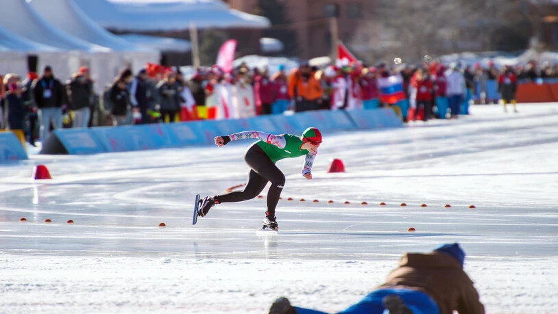 Auf dem Natureis des St. Moritzersees wird anlässlich der Youth Olympic Games der Eisschnelllauf ausgetragen.