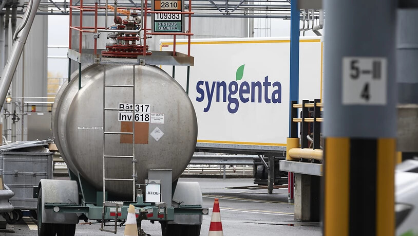 Der Basler Agrochemie-Konzern Syngenta wird trotz Übernahme durch die chinesische Chemchina-Gruppe seinen Hauptsitz in der Schweiz behalten. (Archivbild)
