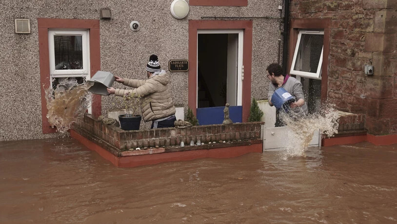 Im englischen Cumbria wurden wegen des Sturms Strassen überschwemmt.