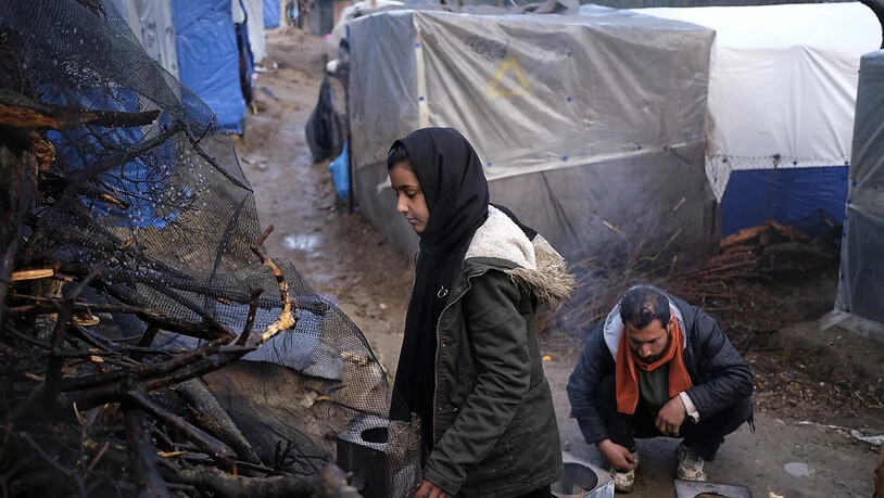 Flüchtlinge in einem Lager auf der griechischen Insel Lesbos. Die Schweiz will Griechenland stärker unterstützen. (Archivbild)