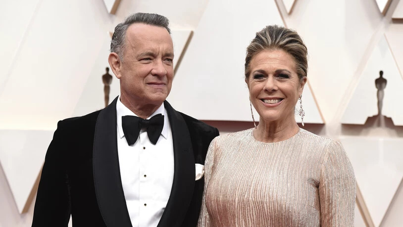Der Schauspieler Tom Hanks und seine Ehefrau Rita Wilson haben sich mit dem neuartigen Coronavirus infiziert. Das Ehepaar war kurz zuvor in Australien gewesen. Das Paar befindet sich in Quarantäne. (Foto: Jordan Strauss/ AP Keystone SDA)