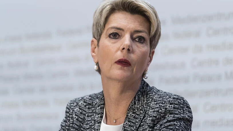 Justizministerin Karin Keller-Sutter ist gegen eine totale Abschottung der Schweiz in der Coronakrise. (Archivbild)