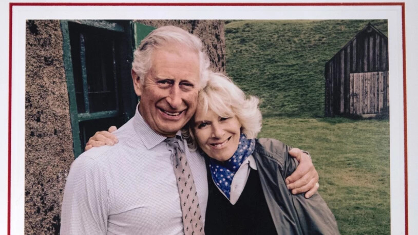Undatierte Aufnahme von Prinz Charles und Camilla auf der Weihnachtskarte 2015. (Archivbild)