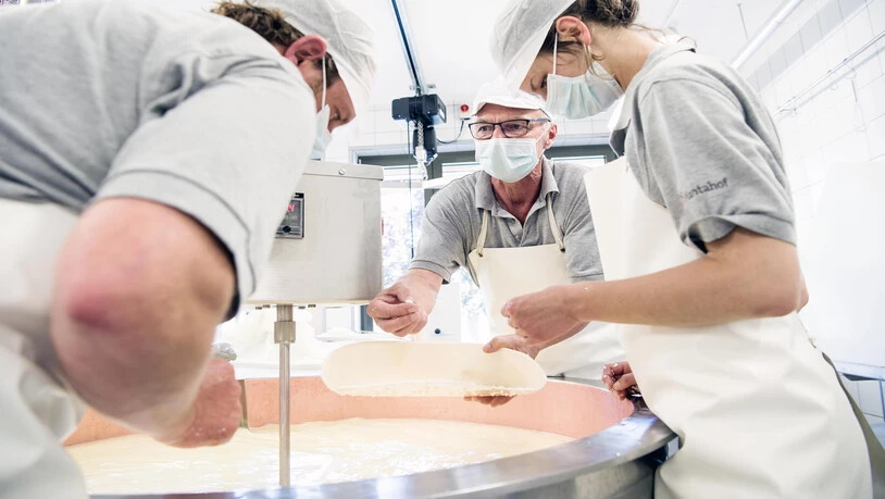Am Sennenkurs lernen Älpler das Käserhandwerk.