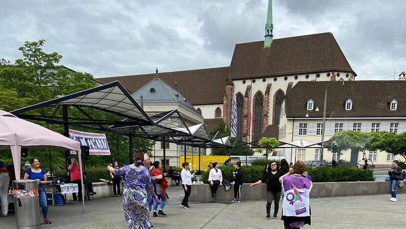 Wie in Basel finden in zahlreichen Schweizer Städten Frauenstreik-Aktionen statt.