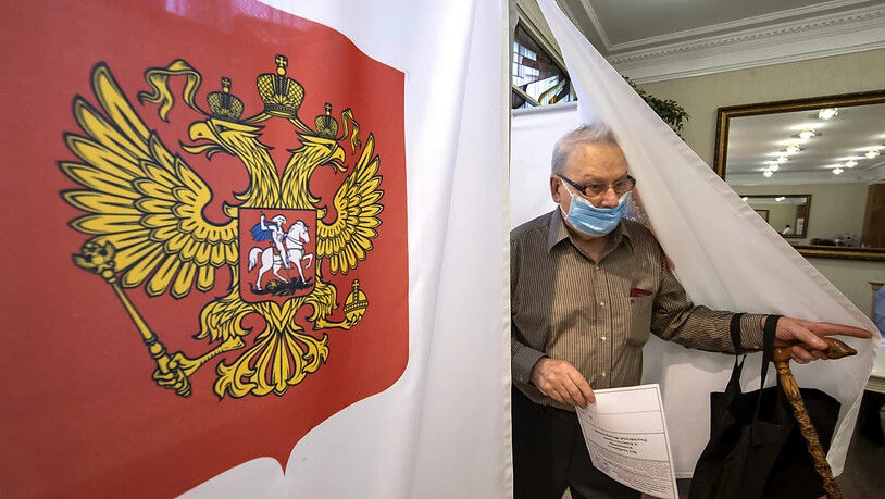 Der 1. Juli ist der letzte Tag, an dem die Menschen über eine Verfassungsänderung abstimmen können, die Präsident Putin dauerhaft die Macht sichern soll. Foto: Mindaugas Kulbis/AP/dpa