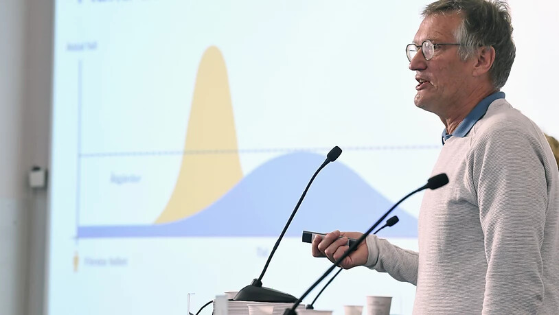 ARCHIV - Anders Tegnell, Staatsepidemiologe der schwedischen Gesundheitsbehörde, im Juni während einer Pressekonferenz zur Corona-Pandemie. Foto: Fredrik Sandberg/TT NEWS AGENCY/AP/dpa