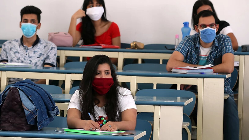 An Schweizer Universitäten werden Studenten wohl ab dem Herbstsemester Gesichtsmasken tragen. (Symbolbild)