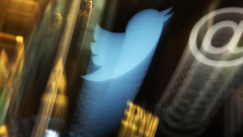 Rund zwei Wochen nach der massiven Hacker-Attacke auf Twitter-Konten von Prominenten hat die Polizei im US-Bundesstaat Florida einen 17-Jährigen als Hauptverdächtigen festgenommen.