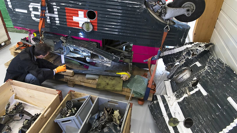 Trümmerteile der historischen Ju-52, die vor zwei Jahren in Graubünden abstürzte. (Archivbild)