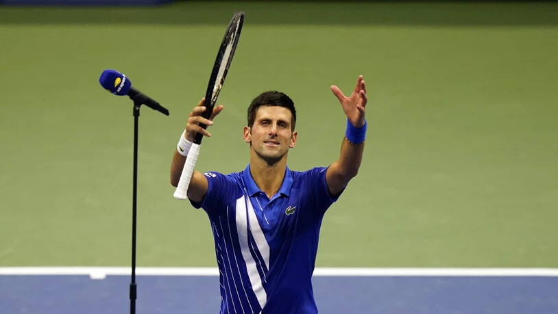 Novak Djokovic bedankt sich auch bei den Fans, wenn diese gar nicht da sind