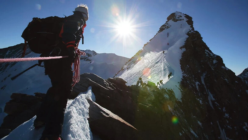 Die Dufourspitze, der höchste Gipfel der Schweiz, hat wieder ein Kreuz. (Archivbild)