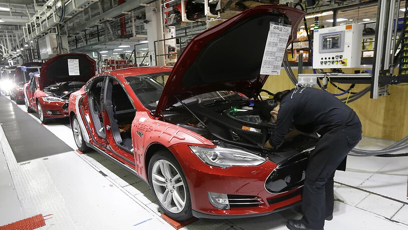 Tesla-Chef Elon Musk spornt seine MItarbeitenden in einer E-Mail zu Höchstleistungen an. Im dritten Quartal will er mit Blick auf die Fahrzeugauslieferungen einen neuen Rekord erreichen. Dieser liegt für ein Quartal bei 112'000 ausgelieferten Wagen…