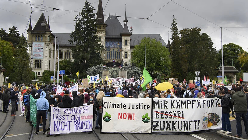 Die Kundgebung startete auf dem Helvetiaplatz in Bern.