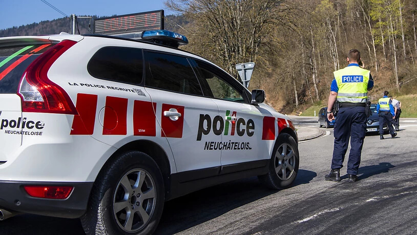 Die Neuenburger Kantonspolizei hat nach dem Todesfall einer Jugendlichen eine Strafuntersuchung eröffnet. (Symbolbild)