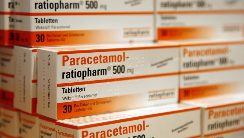 Bis Oktober 2003 waren die 500-Milligramm-Paracetamol-Tabletten die grössten, seither sind doppelt so hoch dosierte Tabletten erhältlich. Gleichzeitig verdoppelten sich auch die Vergiftungsfälle.