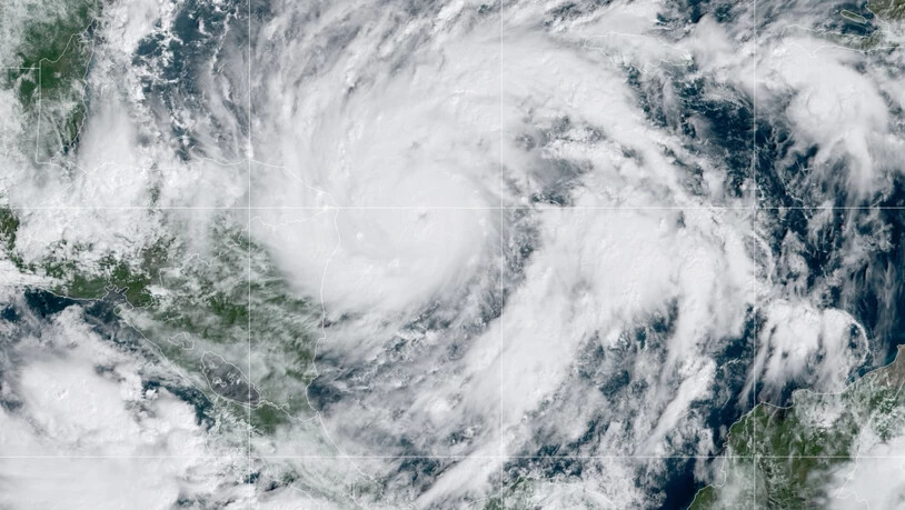 Das Satellitenbild zeigt den Tropensturm «Eta» über dem Golf von Mexiko. Foto: NOAA/AP/dpa