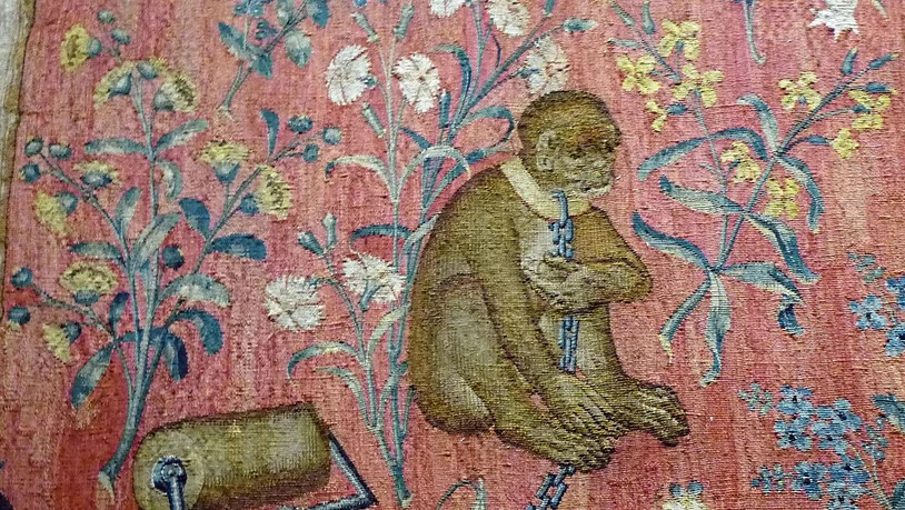 Wie Berberaffen gehalten wurden, ist auf einem mittelalterlichen Wandteppich aus dem Musée de Cluny in Paris zu sehen.