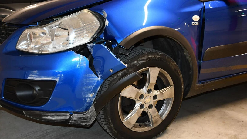 Gewisse Schäden am Auto des 75-Jährigen würden nicht vom betreffenden Unfall stammen, so die Stadtpolizei Chur. Sie ermittelt, wie es zu diesen kam.