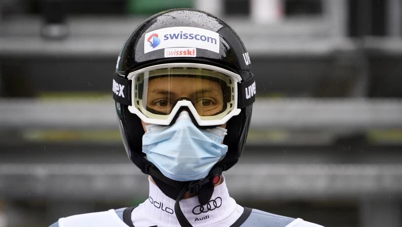 Der Schweizer Skispringer Gregor Deschwanden mit  Schutzmaske.