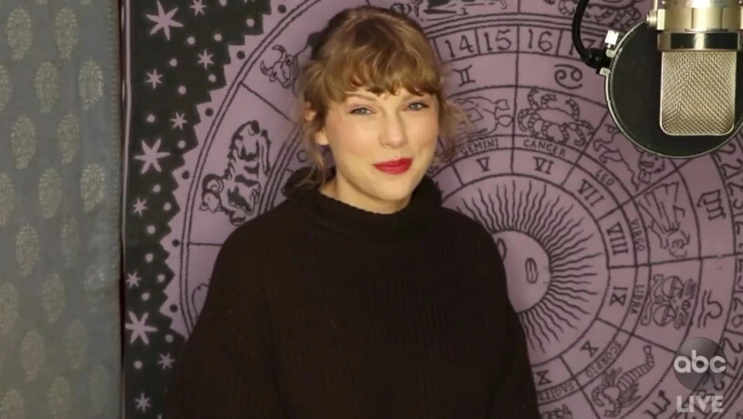 Die US-Sängerin Taylor Swift hat bei den diesjährigen American Music Awards abgeräumt. Sie wurde in der Top-Sparte als "Künstlerin des Jahres" ausgezeichnet.