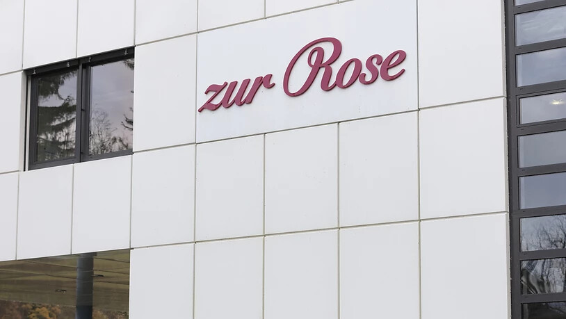 Der Chef der Frauenfelder Versandapotheke Zur Rose muss sich wegen umstrittener Geschäftspraktiken des Unternehmens ab dem 1. Dezember vor Gericht verantworten (Archivbild).