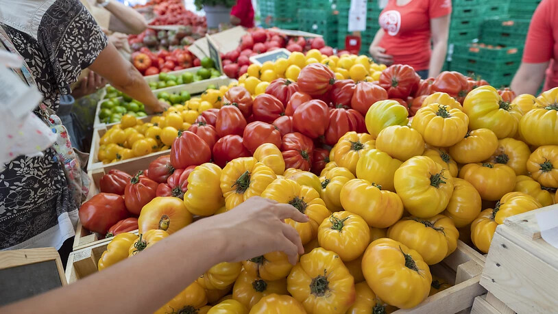 Die Inflation bleibt im laufenden Jahr im negativen Bereich. Im November mussten die Konsumenten etwa für Fruchtgemüse wie Tomaten oder Peperoni weniger bezahlen.(Archivbild)