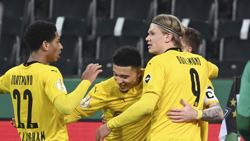 Dortmunds Jadon Sancho feiert sein Siegestor im Team