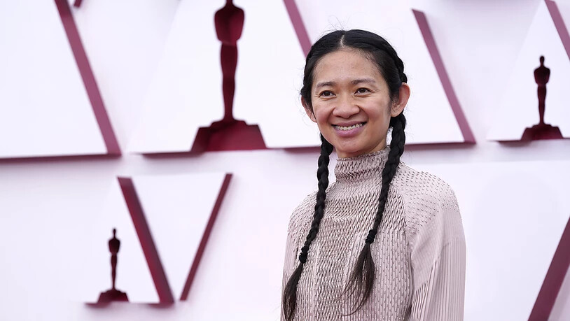Regisseurin Chloé Zhao gewinnt mit «Nomadland» den Regie-Oscar. Foto: Chris Pizzello/Pool AP/dpa