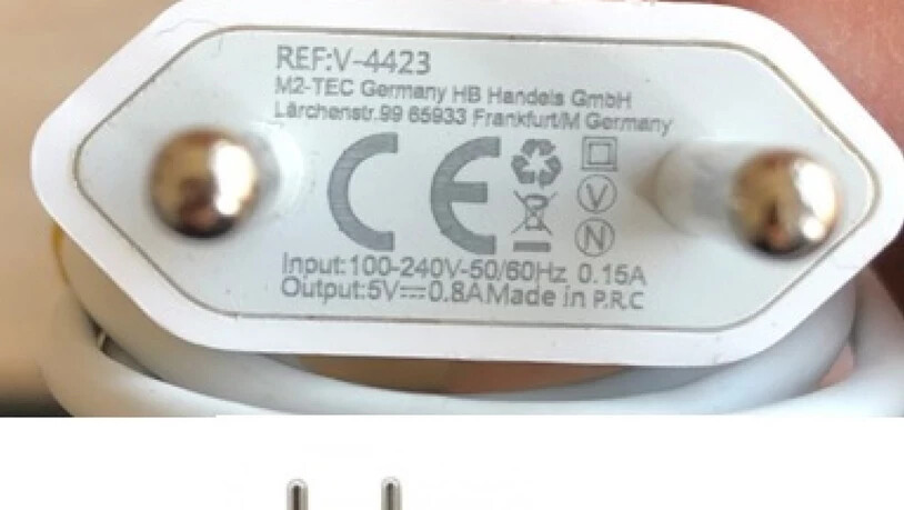 Vor diesem USB-Ladegerät warnt das Eidgenössische Starkstrominspektorat (Esti).