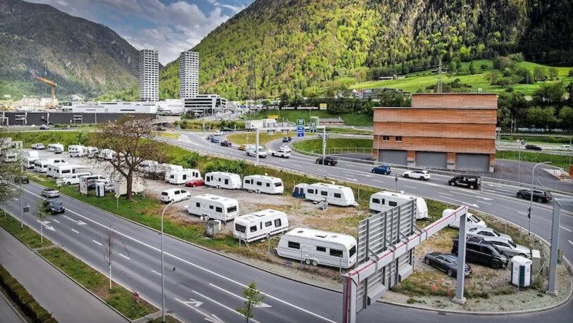 Zwischenstation: Zahlreiche Fahrende haben ihre Wohnwagen derzeit in Chur West abgestellt.