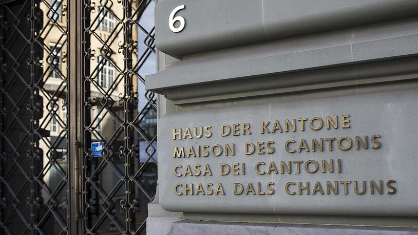 Eingang zum Haus der Kantone in Bern, dem Sitz der Konferenz der Kantonsregierungen. (Archivbild)