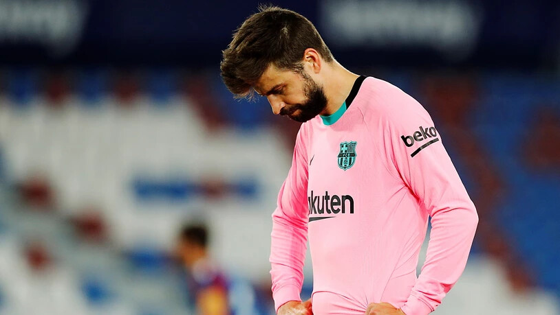 Barcelonas Verteidiger Gerard Piqué kann es nicht glauben: War das der entscheidende Rückschlag des FC Barcelona im Meisterrennen?