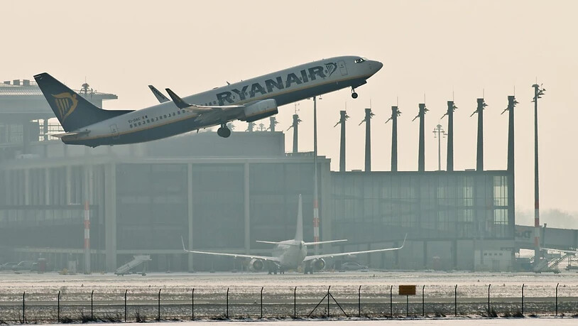 Es geht wieder aufwärts für Ryanair: eine Maschine des Billigfliegers in Deutschland (Archivbild).