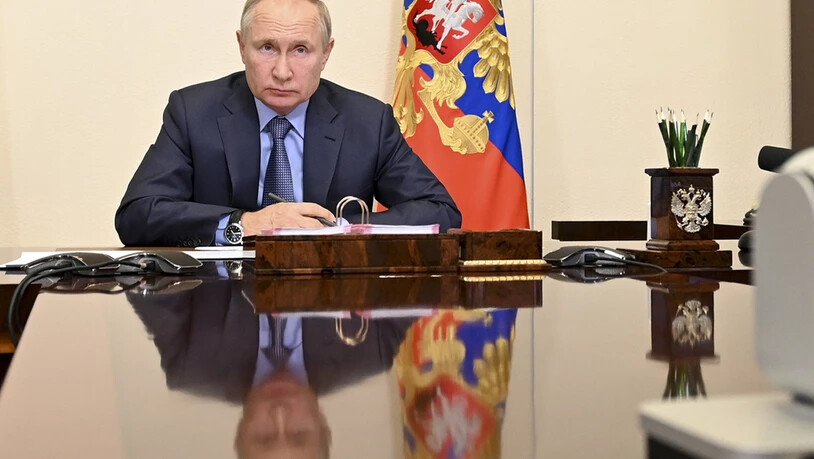 Wladimir Putin, Präsident von Russland, leitet eine Kabinettssitzung per Videokonferenz. Foto: Alexei Nikolsky/Pool Sputnik Kremlin/AP/dpa