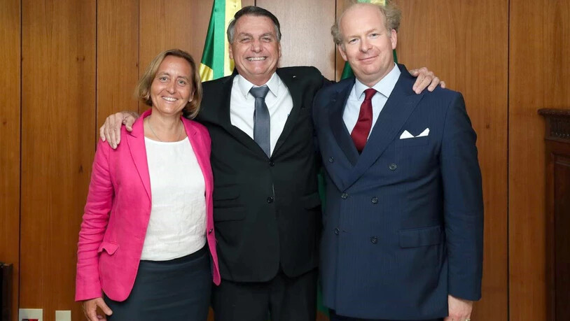 HANDOUT - Beatrix von Storch, stellvertretende AfD-Vorsitzende, besucht gemeinsamt mit ihrem Ehemann (re) den Präsident von Brasilien, Jair Bolsonaro. Foto: Team von Storch/dpa Foto: Team von Storch/dpa - ACHTUNG: Nur zur redaktionellen Verwendung im…