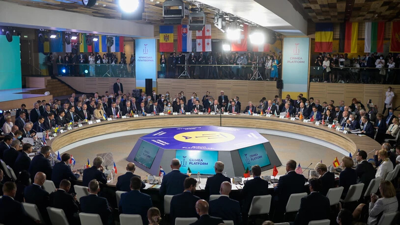 HANDOUT - Die Ukraine richtet in Kiew ein Gipfeltreffen zur Zukunft der annektierten Halbinsel Krim aus. Zu der Konferenz werden dutzende Staats- und Regierungschefs sowie Außenminister erwartet. Foto: Michael Gruber/BMEIA/dpa - ACHTUNG: Nur zur…