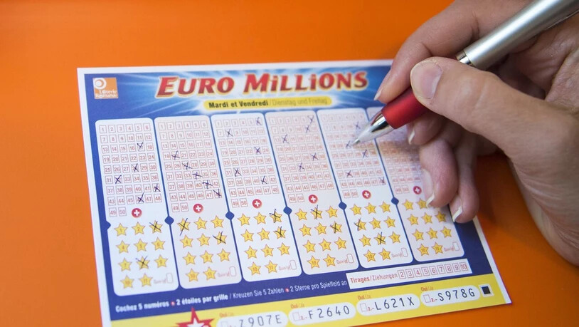 EIn Glückspilz hat bei Euromillions rund 29 Millionen Franken abgeräumt. (Archivbild)