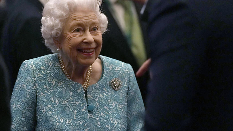 Königin Elizabeth II begrüsst am 19. Oktober Gäste in Windsor Castle. Doch in den Tagen danach musste sie eine Nacht im Krankenhaus verbringen. Nun hat sie ihre Reise zum Weltklimagipfel in Glasgow abgesagt.