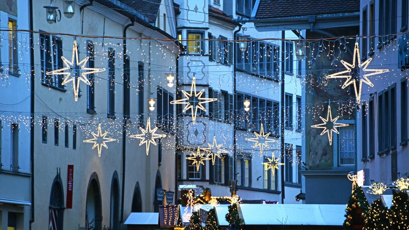 Chur im Weihnachtsglanz – neu wird auch die Neustadt geschmückt.