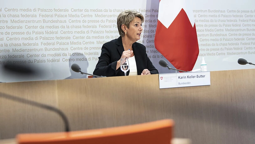 Justizministerin Karin Keller-Sutter versicherte, dass die Unabhängigkeit der Justiz mit dem Nein zu einem Losverfahren gewahrt bleibe. (Archivbild)