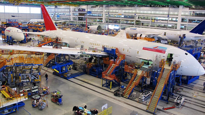 Der Flugzeugbauer Boeing hat 2021 erneut einen Milliardenverlust geschrieben. Probleme mit dem Langstreckenjet 787 "Dreamliner" und die Corona-Krise haben das Geschäft belastet.(Archivbild)