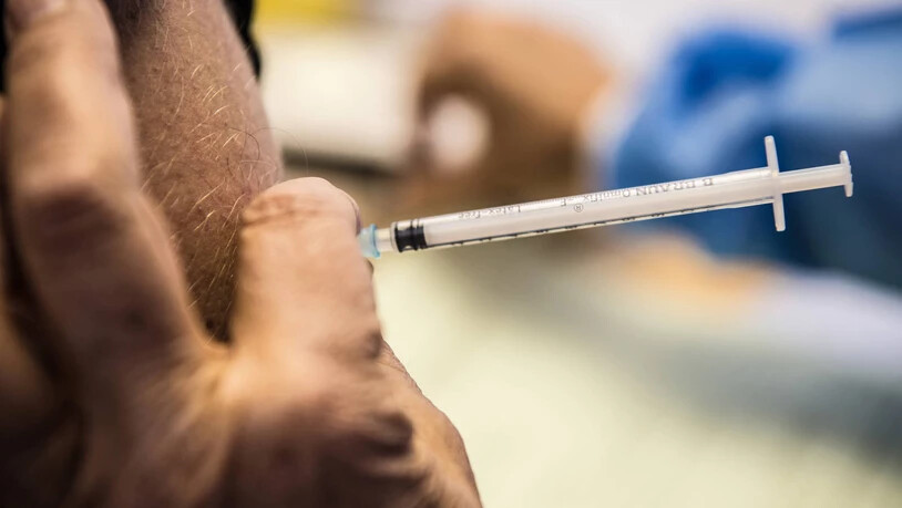 Immer mehr Bündner Orte bieten Impfungen ohne Voranmeldung an. 