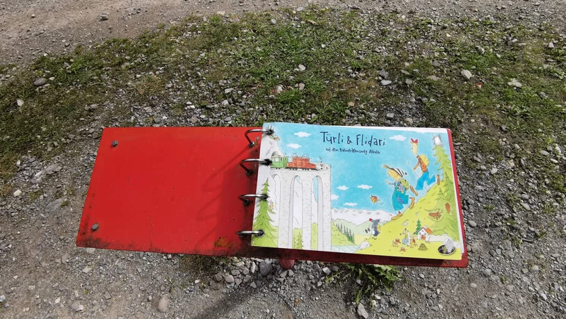 «Türli und Flidari auf dem Bahnerlebnisweg Albula» ist ein Bilderbuch aus Graubünden.